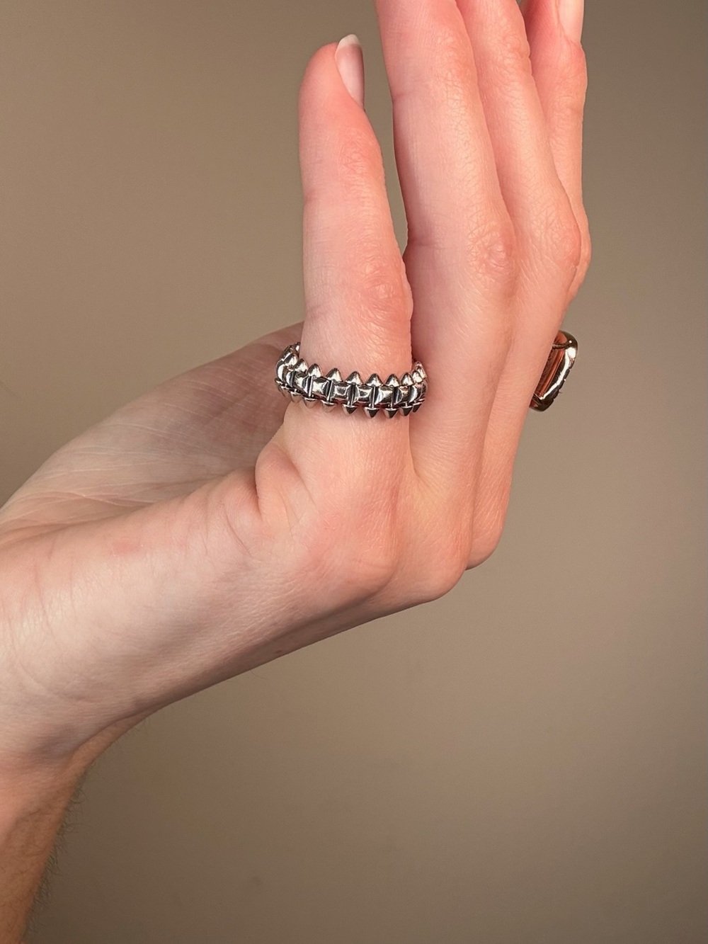 Cartier Clash Ring White Gold - Picture 4 of 9